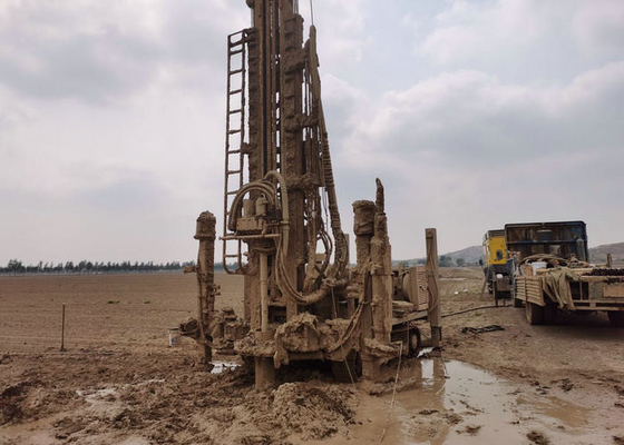 1800R/MIN 16500 KG Top Head Drive Water Well Drilling Rig