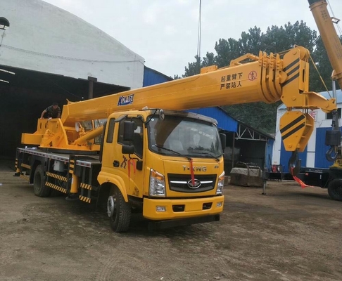 Schneller LKW des Übergangs-6T brachte mobilen Kran an